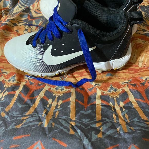 Nike Kids cleats- White and Black with Blue Laces scuffing noted at toe areas - Picture 5 of 6